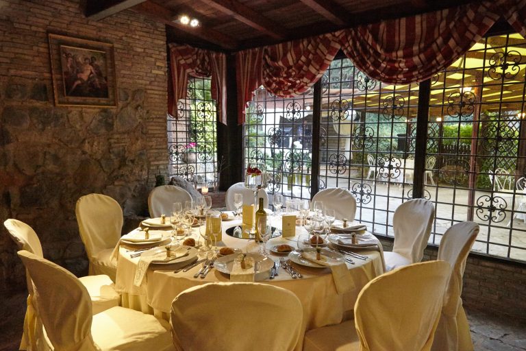 location matrimoni roma villa terenzio sala delle terme Villa Grant MG 0523